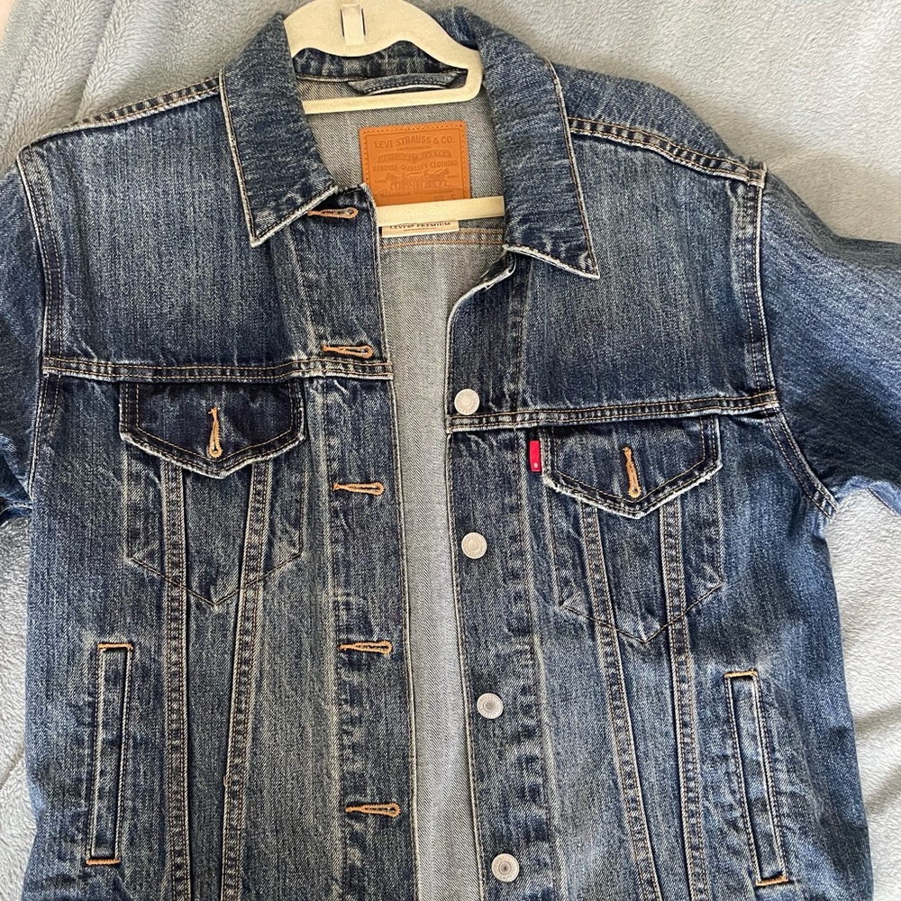 Levi’s jean jacket in perfect condition.